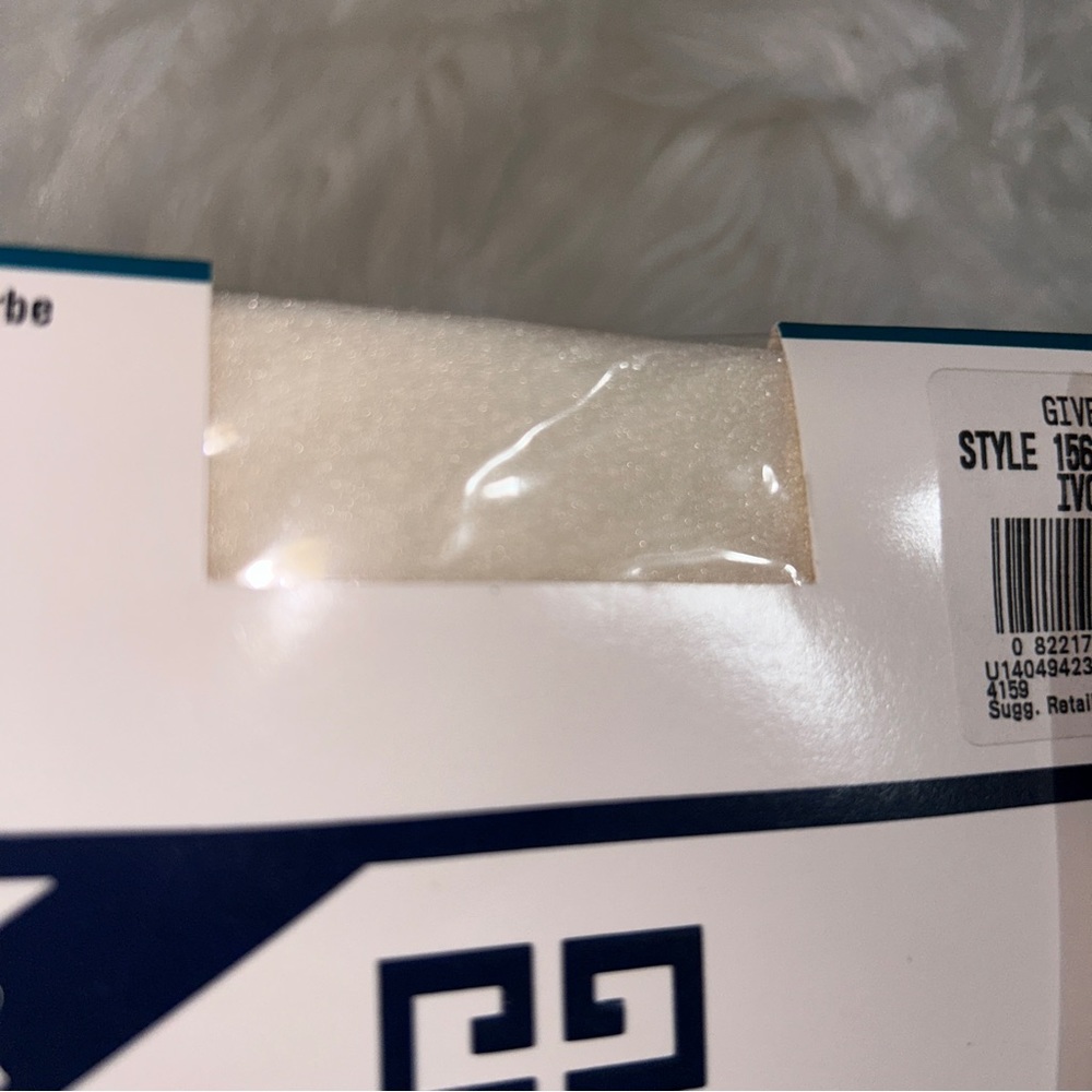 2 Pair of Givenchy Ivory Pantyhose size B - Picture 6 of 8